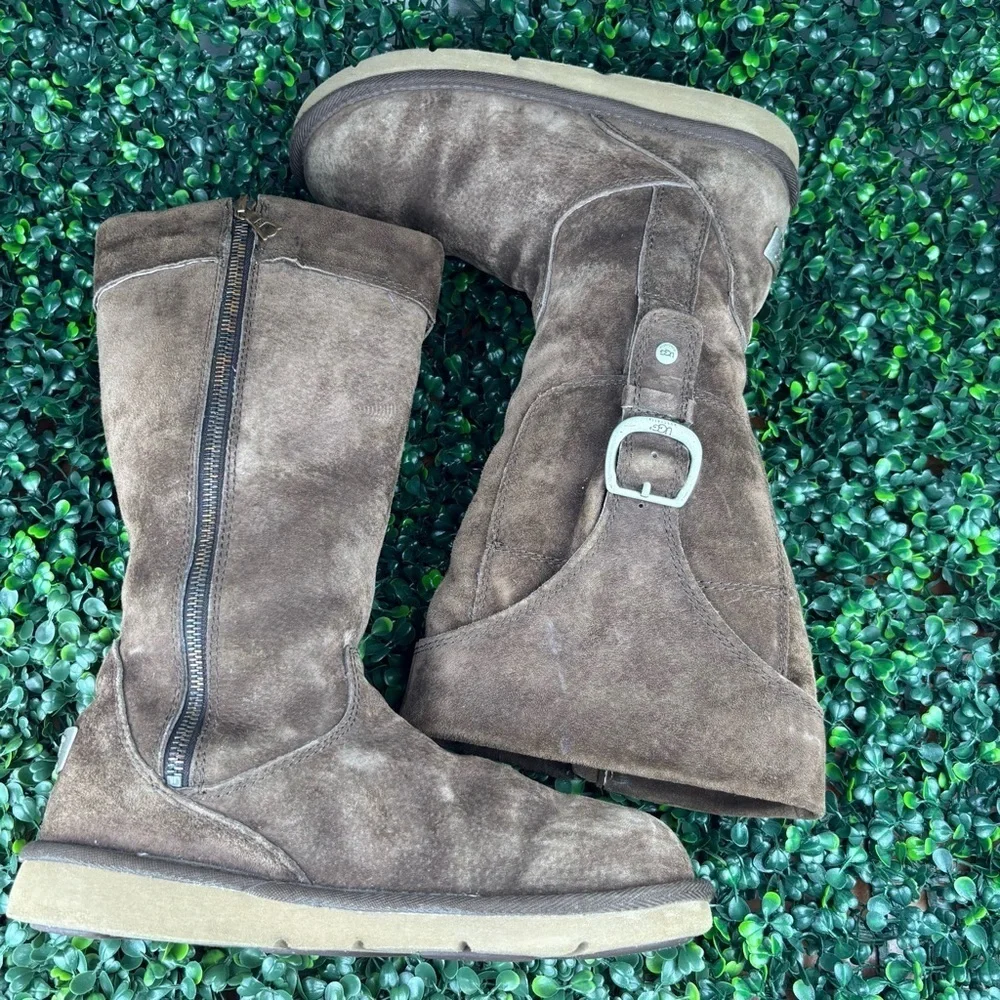 UGG AUSTRALIA CARGO SHEEPSKIN TALL WINTER BOOTS SIZE 8 woman